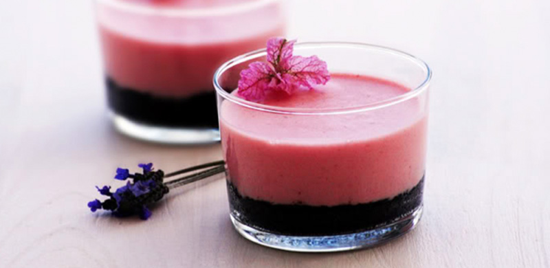 Mousse de fresas con lavanda