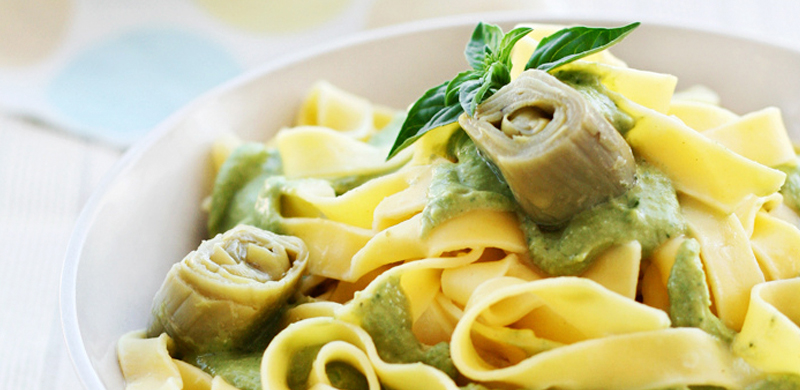 Tallarines con pesto de alcachofas